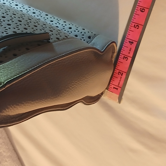 ♠️Kate Spade perforated Leather Tote - Picture 8 of 14